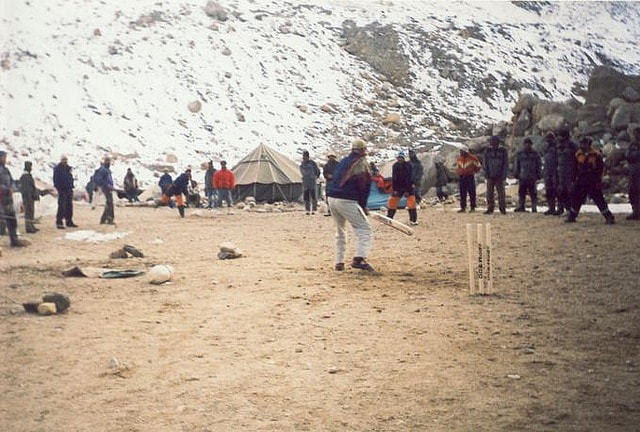 Cricket at Gaumukh trek in India